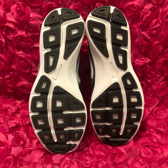 Nike Revolution 3 Women's Running Shoes - Picture 6 of 8